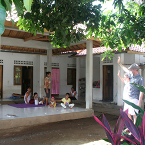 High 5 in Bali